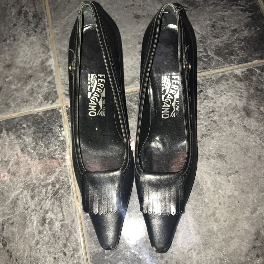 Vintage Salvatore Ferragamo kitten heels